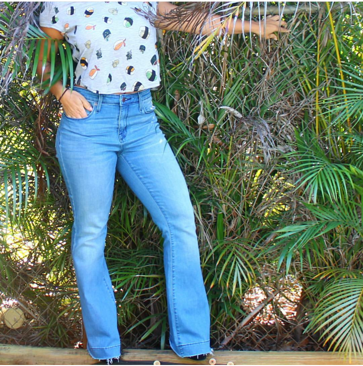 iwannabealady.com outfit post 90s high rise jeans mossimo south florida lifestyle blogger